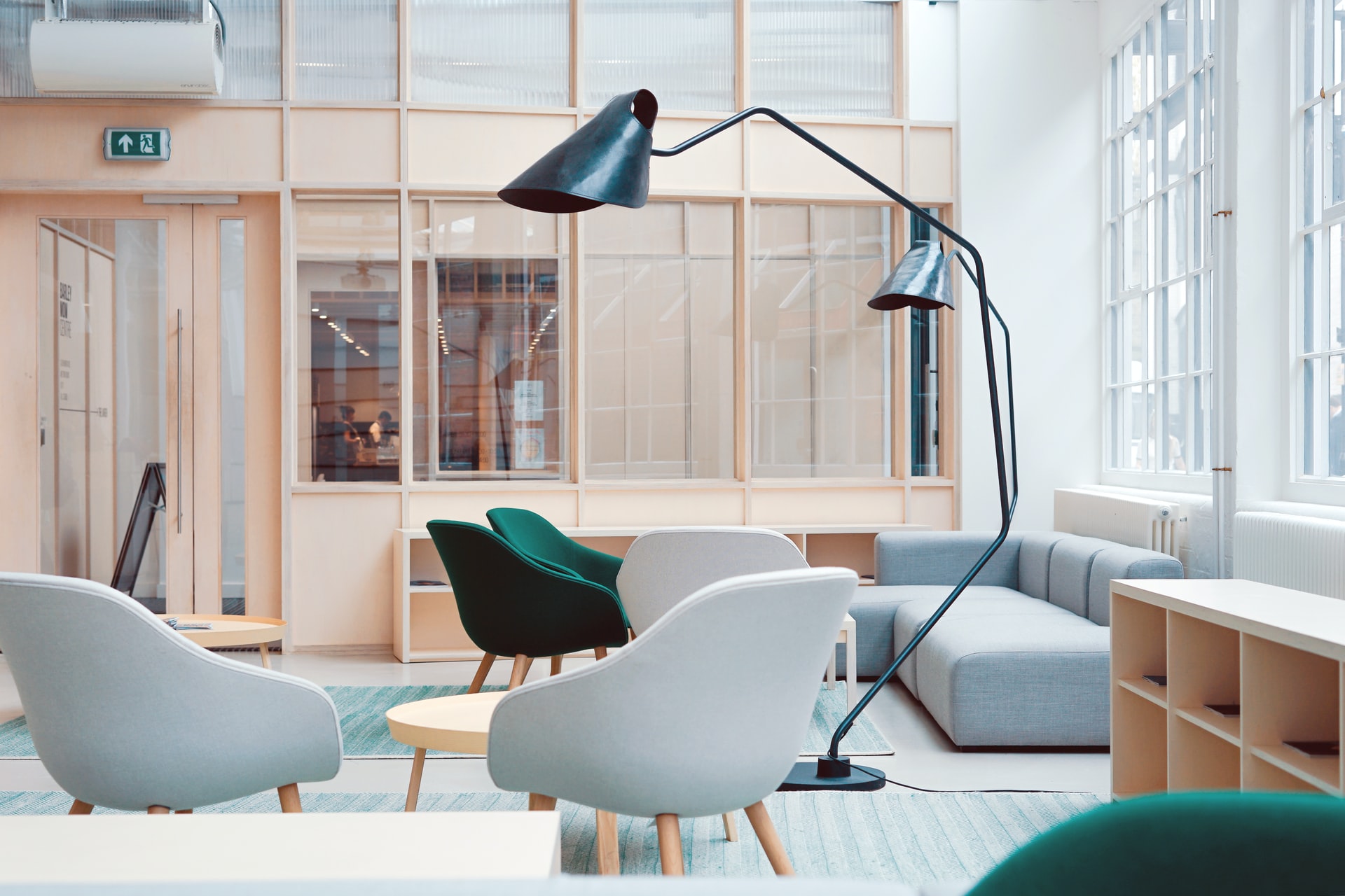 Un mobilier design en entreprise, pour quoi faire ?